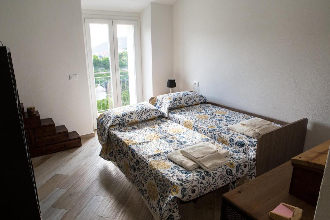 Ca' Rondine Apartment Castiglione Chiavarese Bagian luar foto